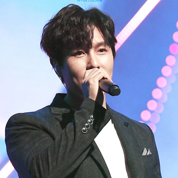 Fans' Pick: Best Moment of Kim Dongwan (SHINHWA)