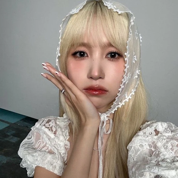 Penampilan Mina (TWICE) yang Paling Dicintai Hari Ini