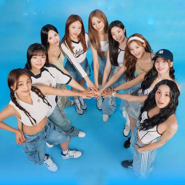 Top Photo Full of TWICE Love