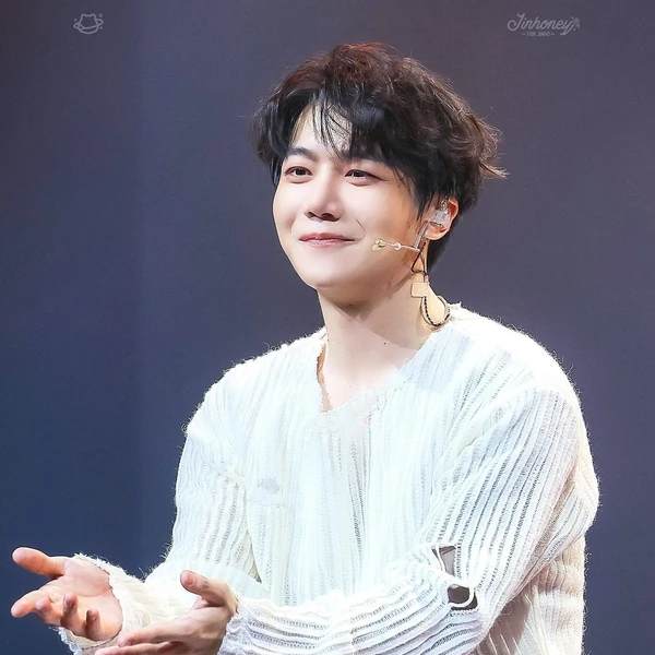Today's Most Loved Jinho (PENTAGON)