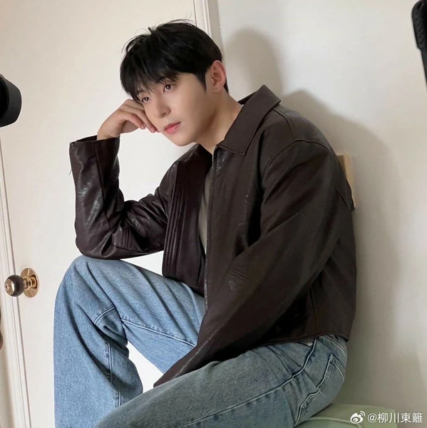 Top Photo Full of Y (GoldenChild) Love