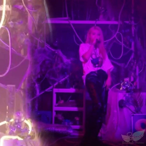 今日最も愛されたダミ (DREAMCATCHER)の姿