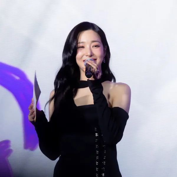 Top Photo Full of Tiffany Young (Girls' Generation) Love