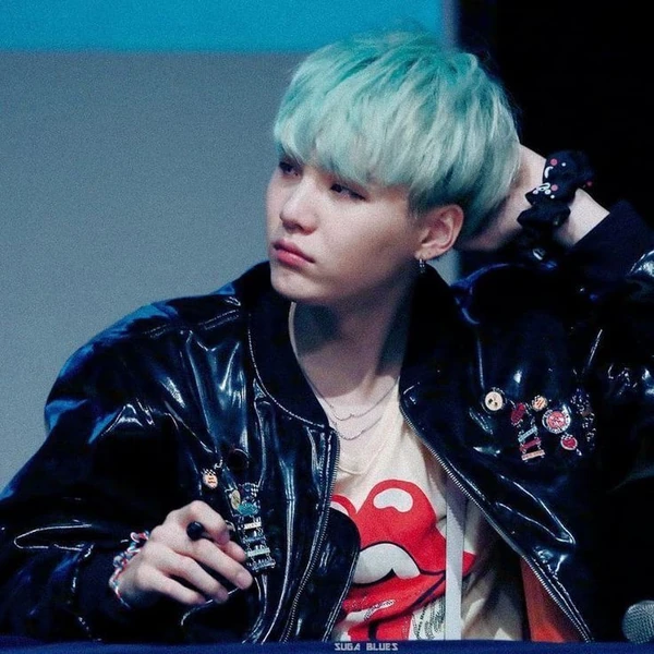 今日最受喜愛的SUGA (防彈少年團)