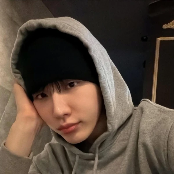 Today's Most Loved Jeon Woong (AB6IX)