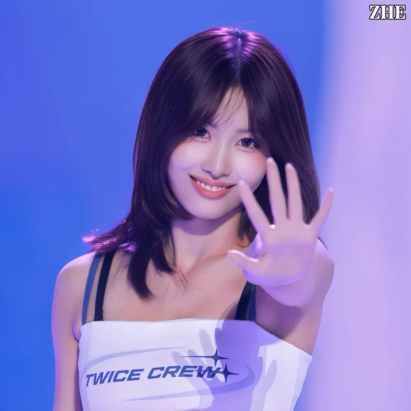 Penampilan Momo (TWICE) yang Paling Dicintai Hari Ini