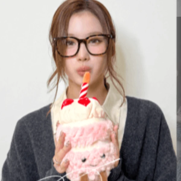 ファンが選んだサナ (TWICE)最高の瞬間