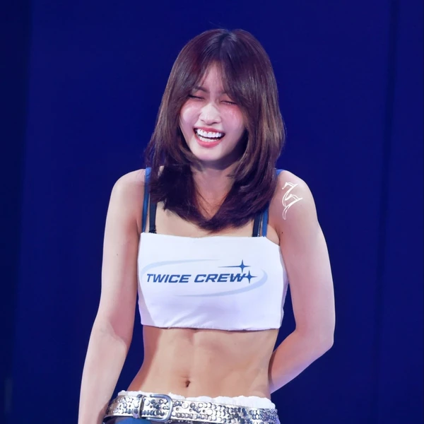 Penampilan Momo (TWICE) yang Paling Dicintai Hari Ini
