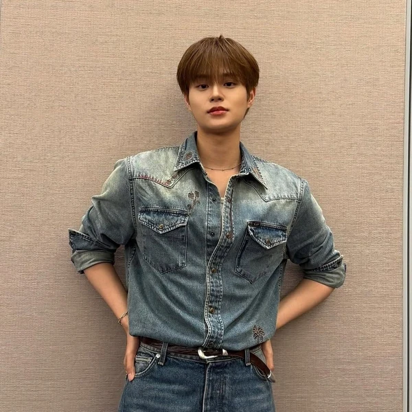 Today's Most Loved Lee Daehwi (AB6IX)