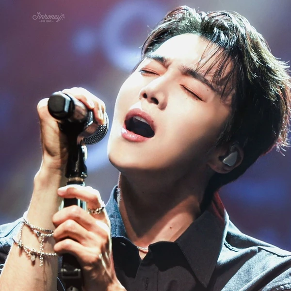 Today's Most Loved Jinho (PENTAGON)