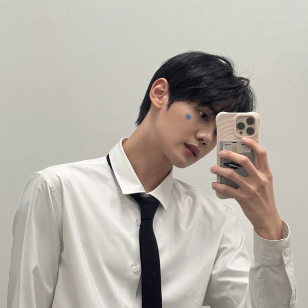 Top Photo Full of Kim Gyuvin (ZEROBASEONE) Love