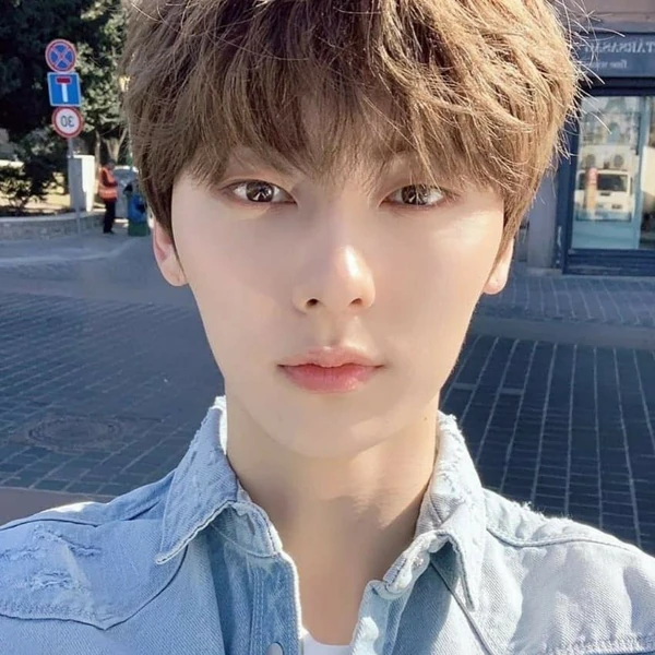 Today's Most Loved Hwang Minhyun