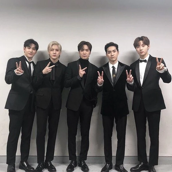今天最受喜爱的NU'EST