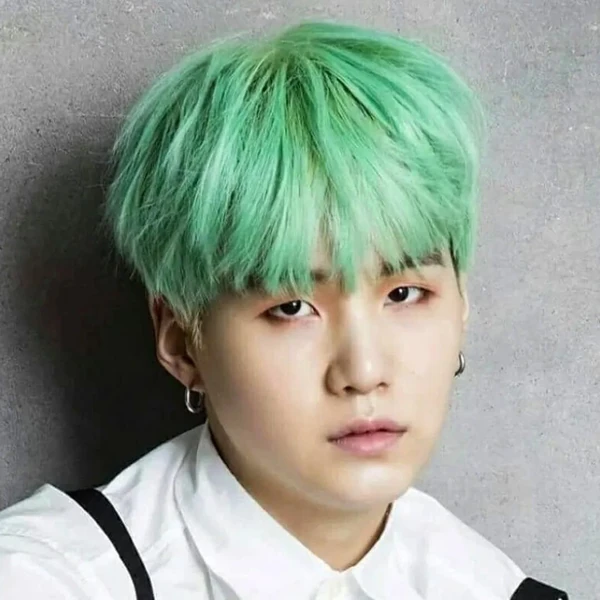 充满粉丝爱意的SUGA (防弹少年团)人气照片