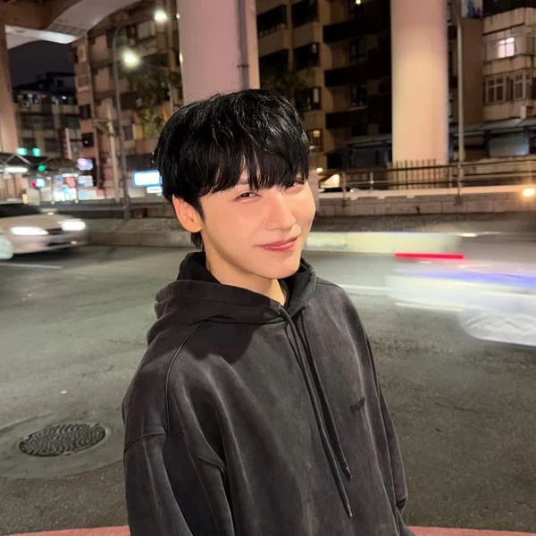 Today's Most Loved Jeon Woong (AB6IX)