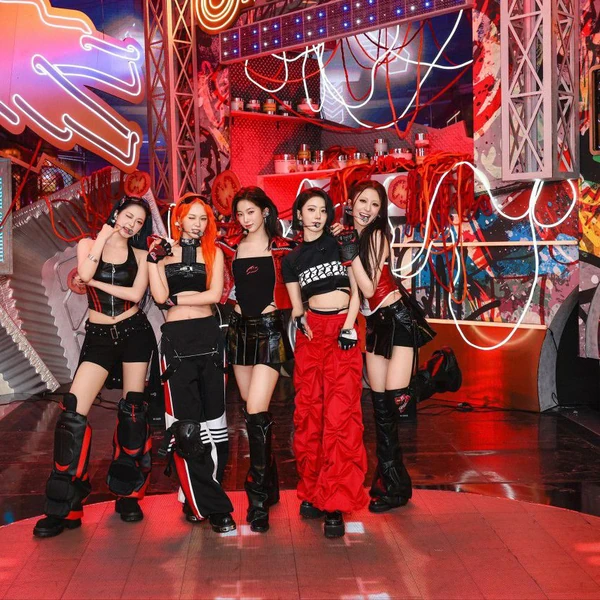 Fans' Pick: Best Moment of LE SSERAFIM