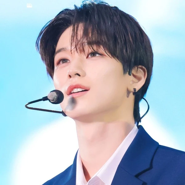 Foto Populer Penuh Cinta untuk Juyeon (THE BOYZ)