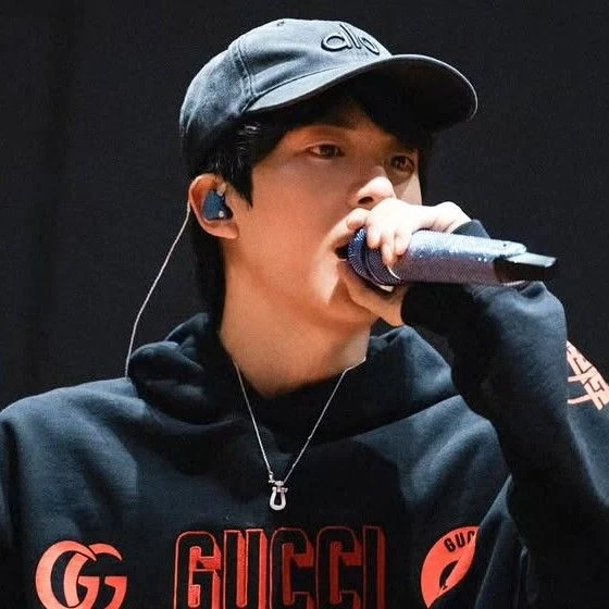 진 (방탄소년단) 팬심 가득한 인기 사진