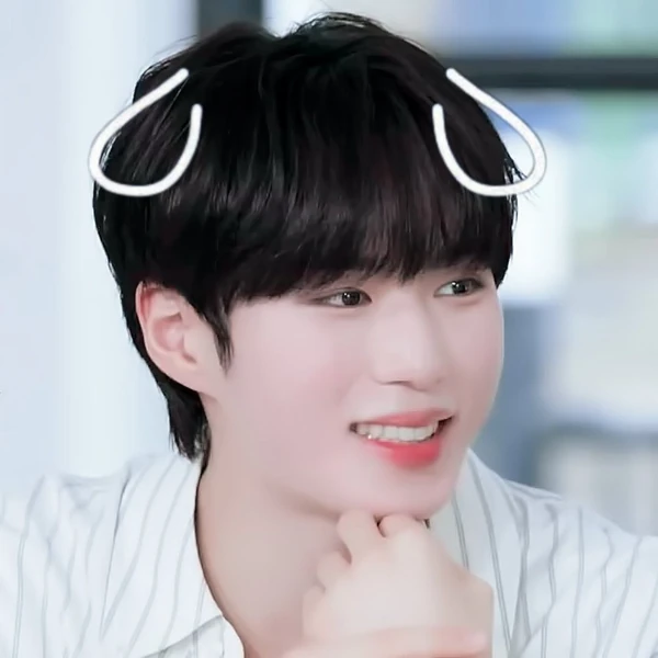 Signature photo of Kim Junseo (ALPHA DRIVE ONE) capturing their charm