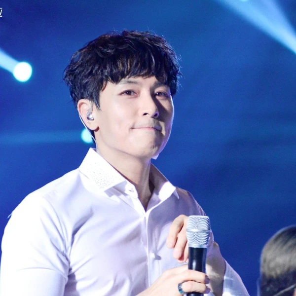 Today's Most Loved Kim Dongwan (SHINHWA)