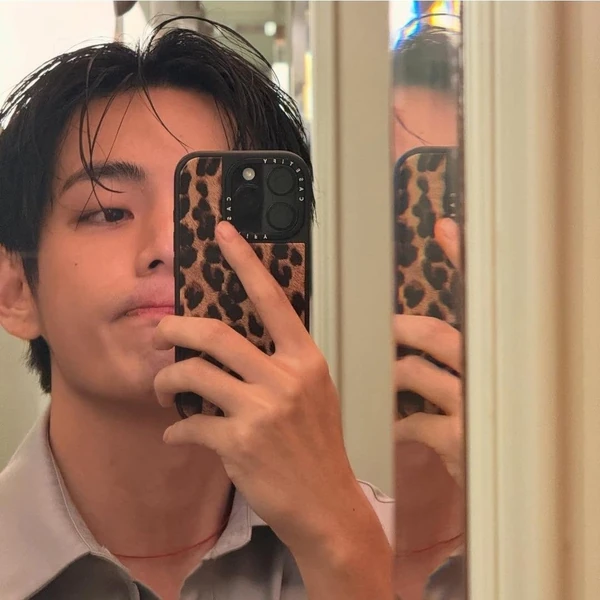 Most popular banner post of V (BTS) in the community