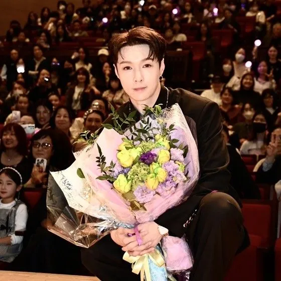 Top Photo Full of Lay (EXO) Love