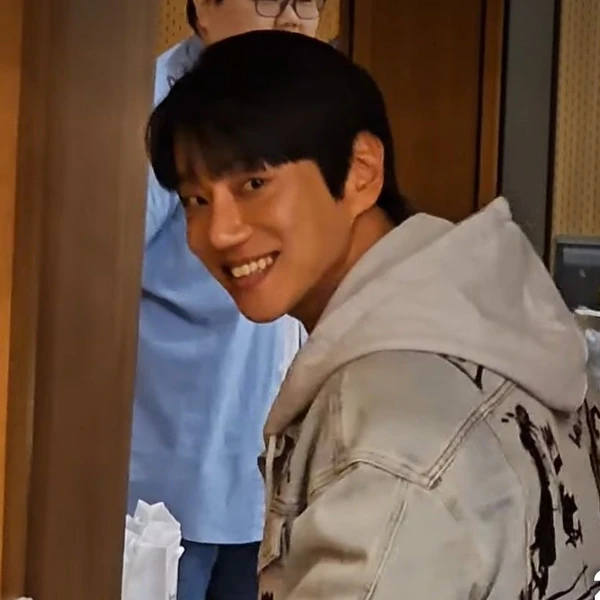 Momen Terbaik Hwang Chiyeol Pilihan Penggemar