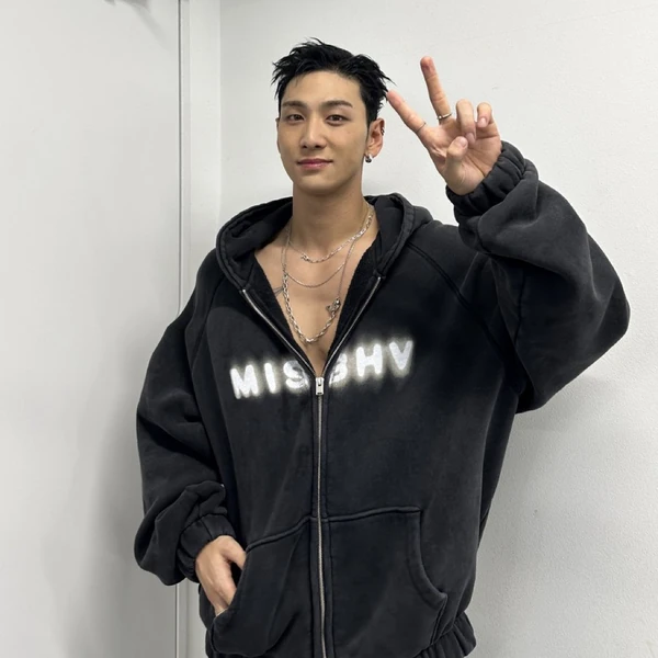 Top Photo Full of Baekho Love