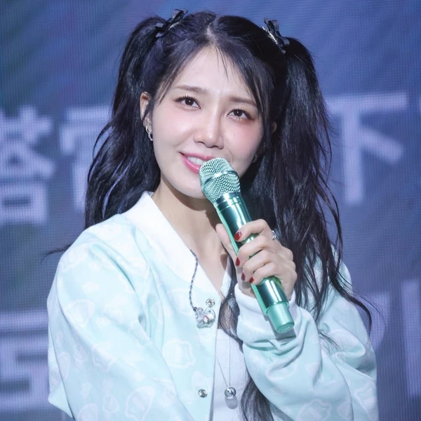 今天最受喜爱的郑恩地 (Apink)