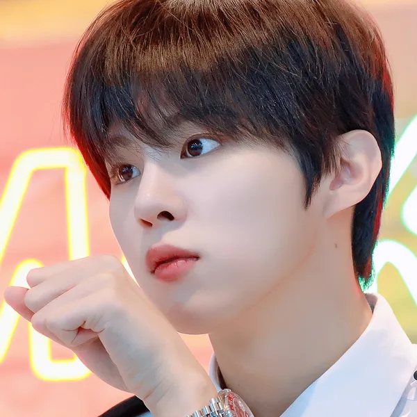 Top Photo Full of Kim Wooseok Love