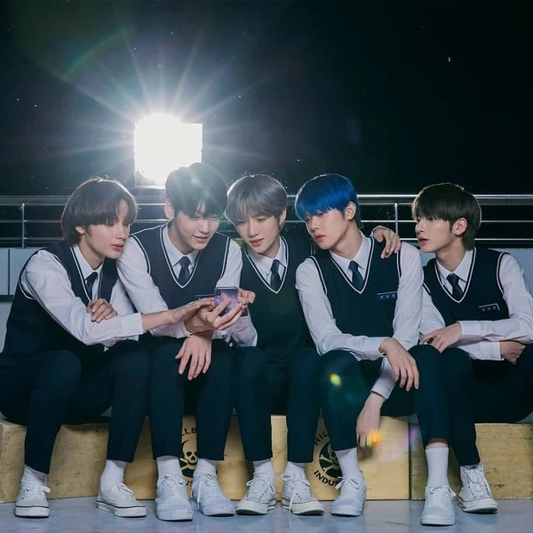 Top Photo Full of TOMORROW X TOGETHER Love