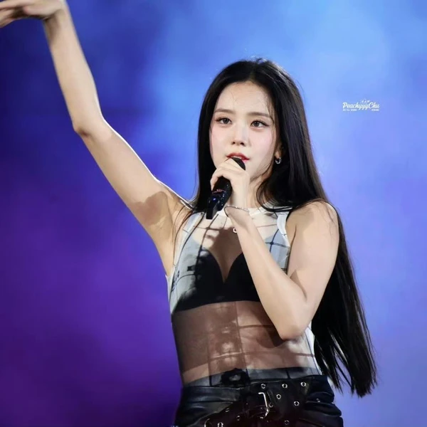 Foto Populer Penuh Cinta untuk Jisoo (BLACKPINK)