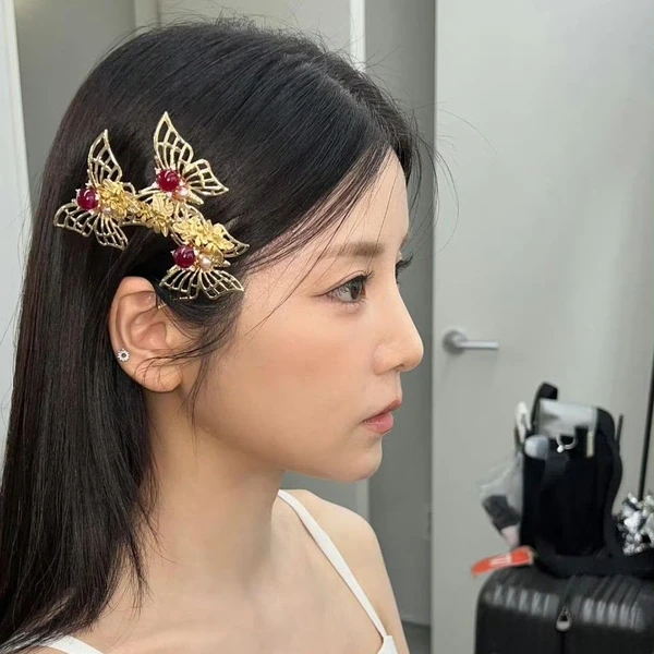 Foto Populer Penuh Cinta untuk Park Chorong (Apink)