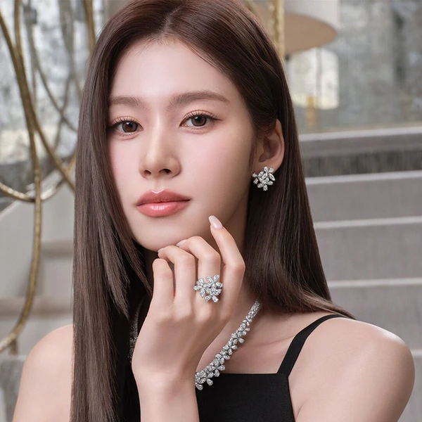 사나 (TWICE) 팬심 가득한 인기 사진