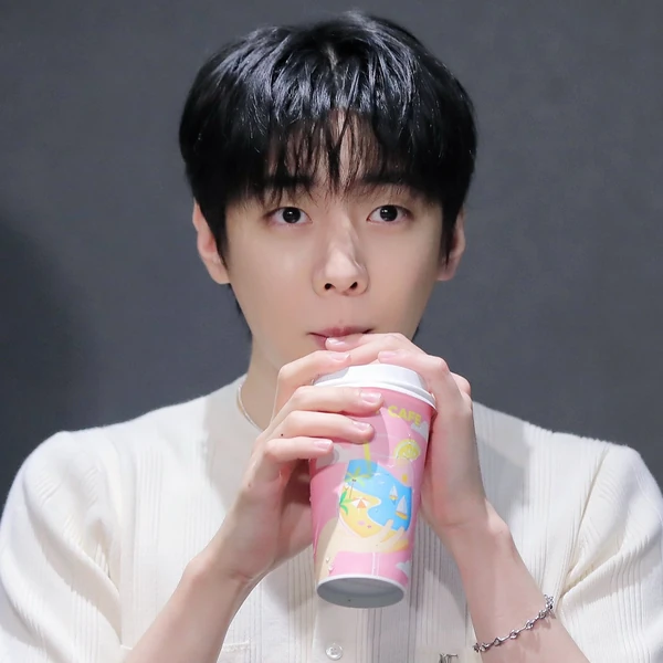 今日最受喜愛的宰燦 (DKZ)