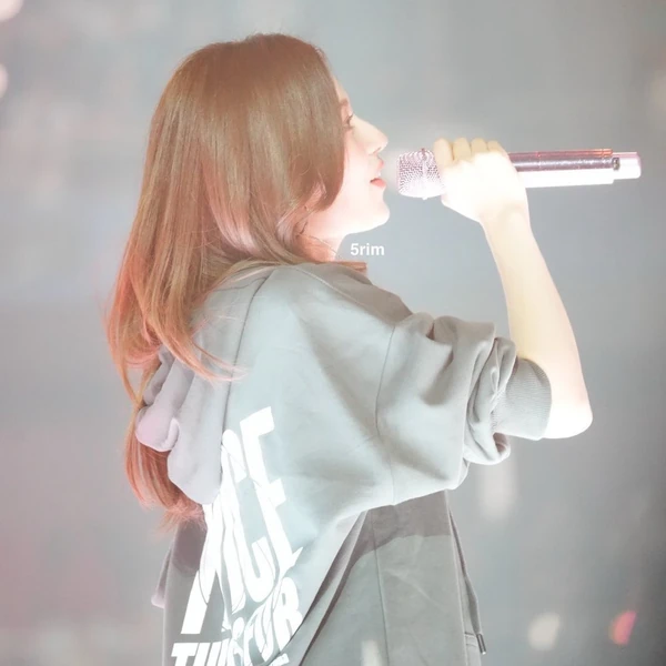 今日最受喜愛的Sana (TWICE)