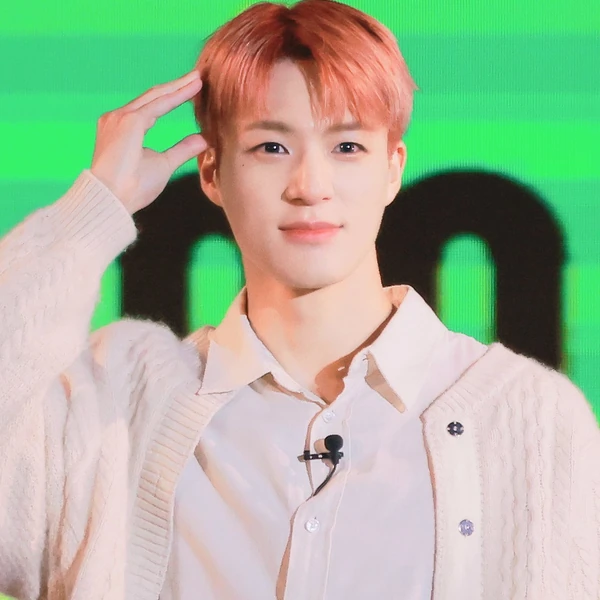 Today's Most Loved Jeno (NCT DREAM)