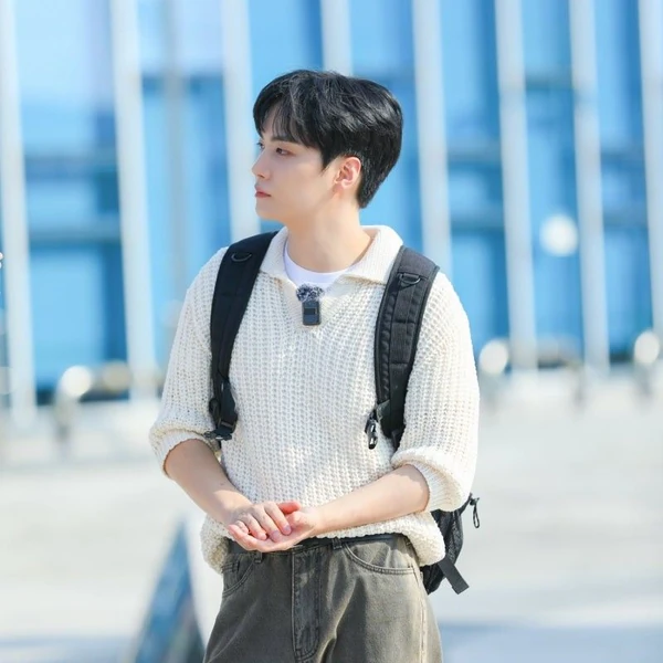 Foto Populer Penuh Cinta untuk Kim Jonghyeon