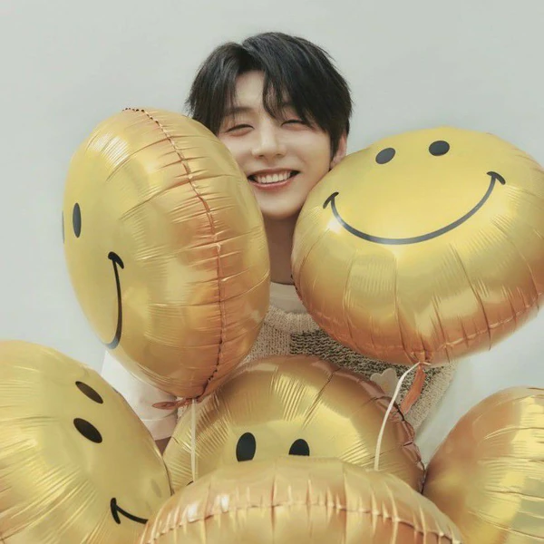 充满粉丝爱意的Y (GoldenChild)人气照片