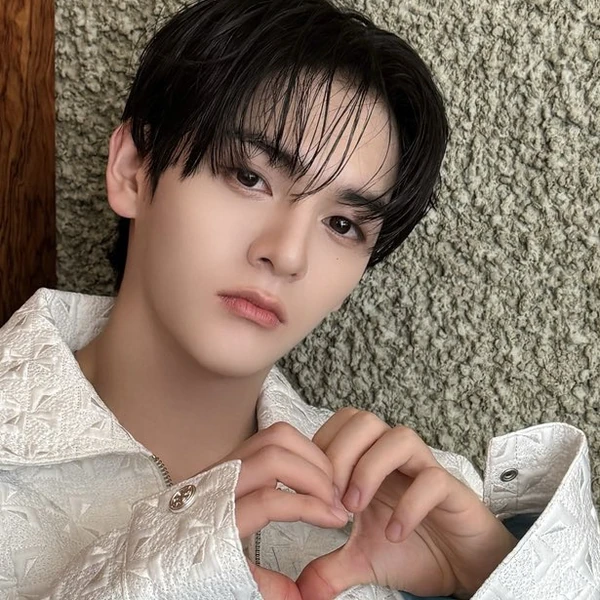 Top Photo Full of Sungyun (n.SSign) Love