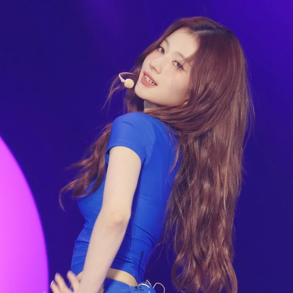 今日最受喜愛的Sana (TWICE)