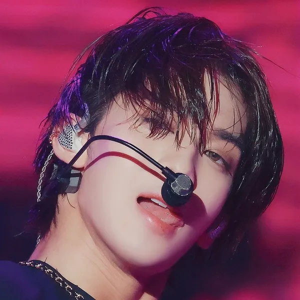 Top Photo Full of Bae Jinyoung Love