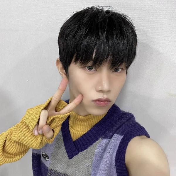 Today's Most Loved Hyunwoo (Xikers)