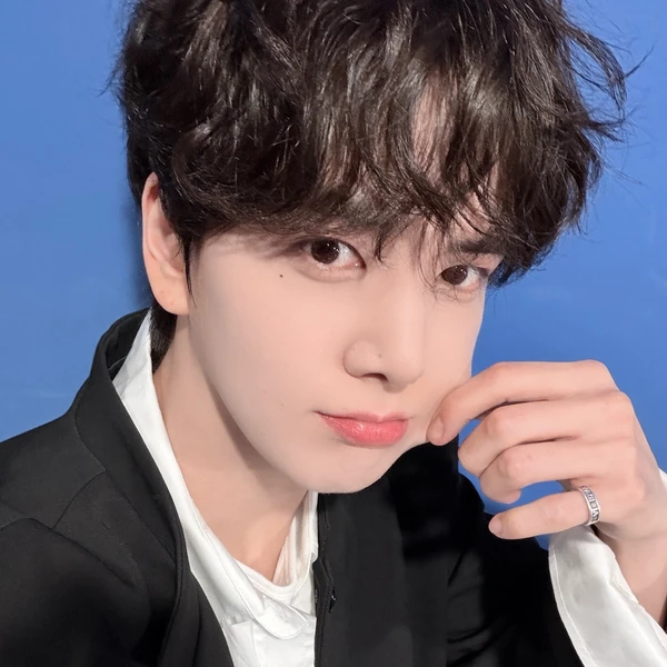 Top Photo Full of Younghoon (THE BOYZ) Love