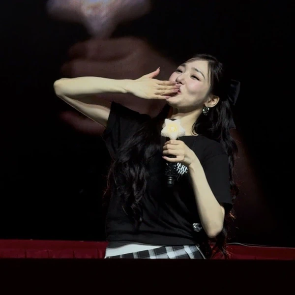 Top Photo Full of Tiffany Young (Girls' Generation) Love