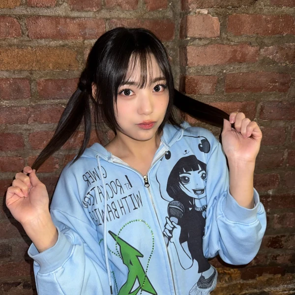 Today's Most Loved Siyeon (QWER)