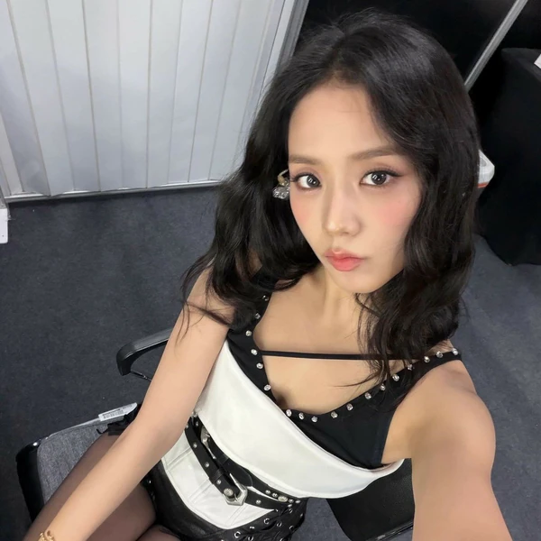 Shining profile picture of Jisoo (BLACKPINK) on today's Choeaedol