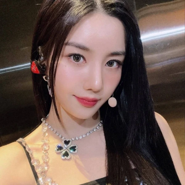 Popular profile image of Kwon Eunbi selected by votes