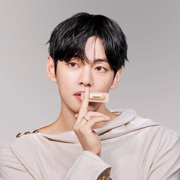 뷔 (방탄소년단) 팬심 가득한 인기 사진