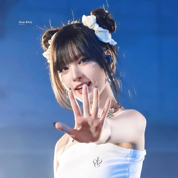 Top Photo Full of IVE Love